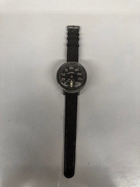 Vintage US Divers Company CALYPSO Diver's Watch 200  Depth GAUGE