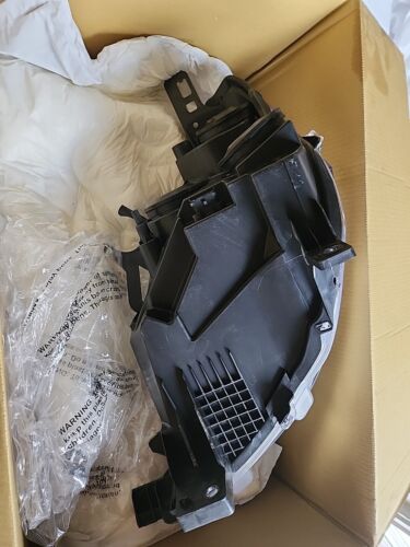 20-C093-05-2B Right Driver Side OS Offside Headlight Headlamp Halogen By TYC - Picture 2 of 5