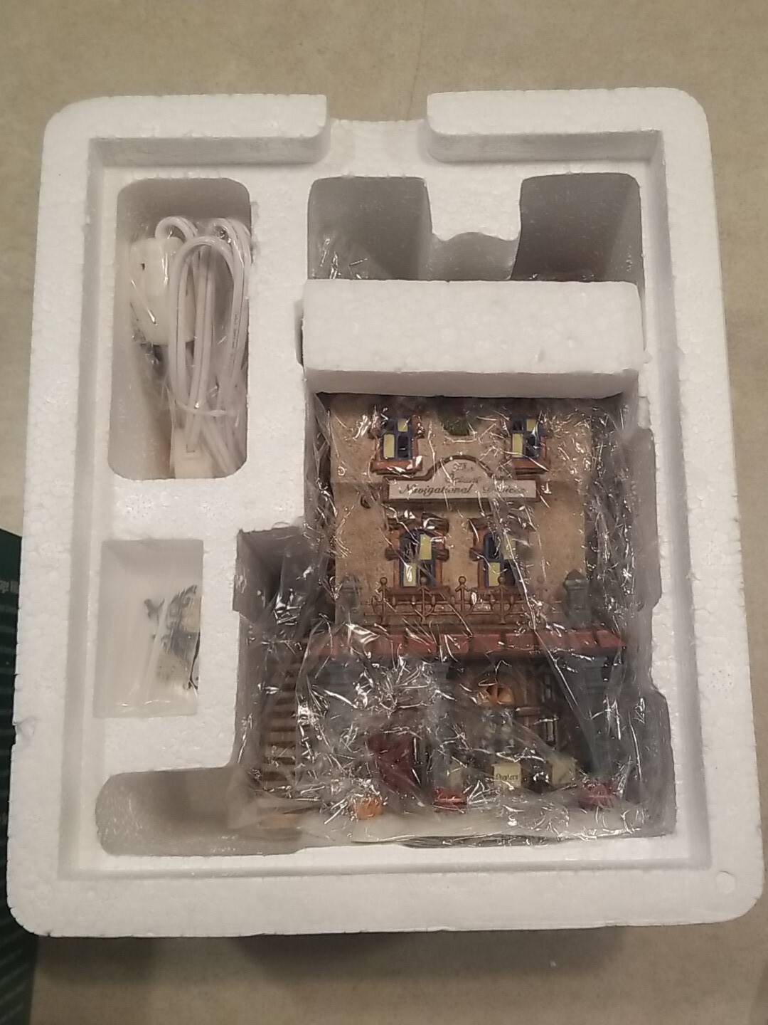Leed's Oyster House Dept 56 Dickens Village #56.58446