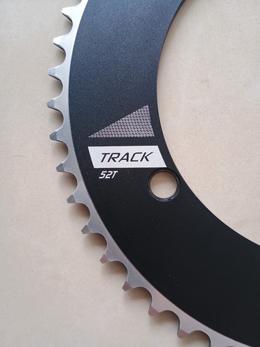 Vision NS track 52T chainring, 144 mm BCD and Shimano 15T rear track sprocket - Picture 4 of 8