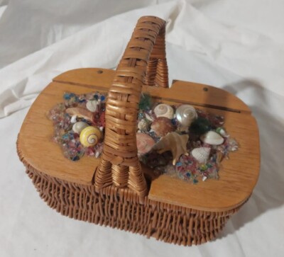 VINTAGE STRAWWORLD FLA Sea glass Shell Crab Wood HINGE Top Wicker BASKET Purse