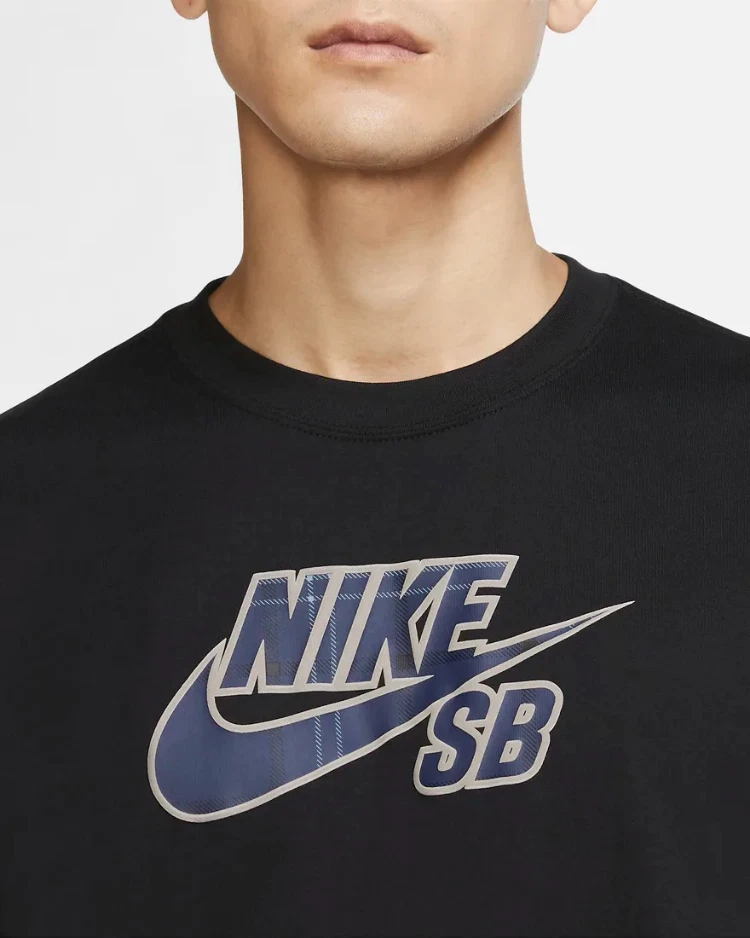 Nike sb small logo clearance