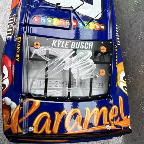 Kyle Busch #18 M&M's Caramel 2017 All Star 1/24 Diecast AUTOGRAPHED - Picture 2 of 10