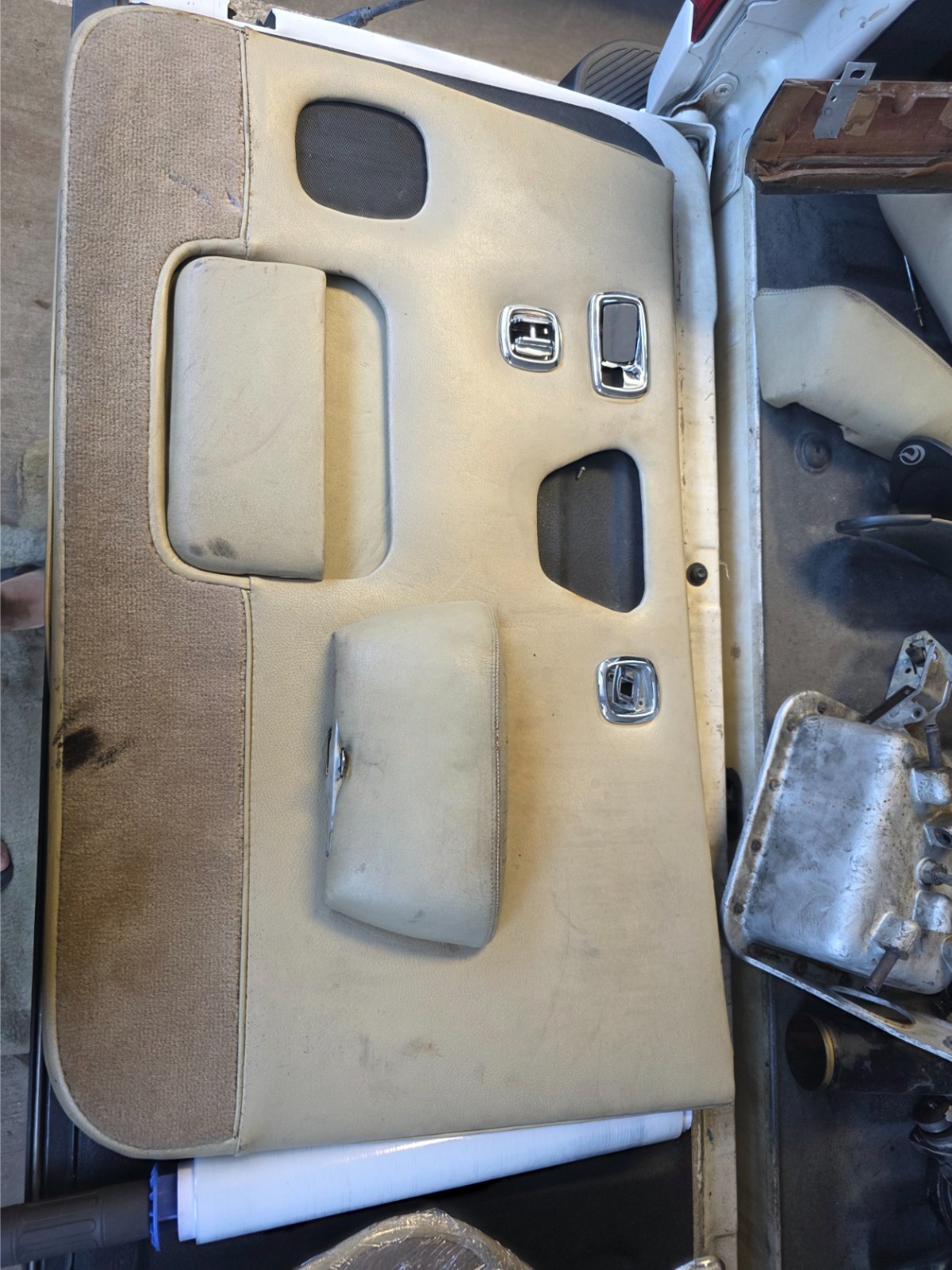 ROLLS ROYCE 1979 SILVER DOOR PANELS