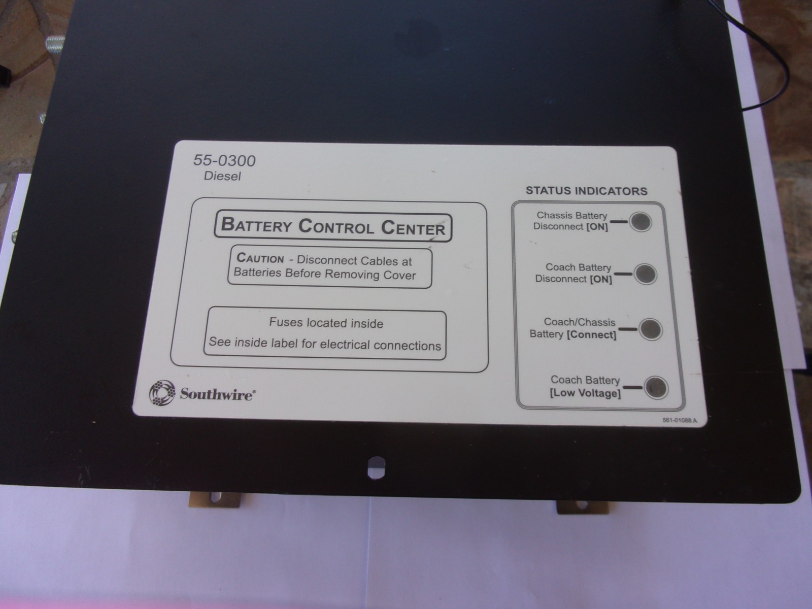 USED RV BATTERY CONTROL CENTER M: 55-0300 DIESEL SOUTHWIRE E225007