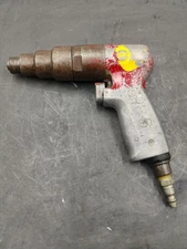 CHICAGO PNEUMATIC AIR IMPACT WRENCH (EL1098905)