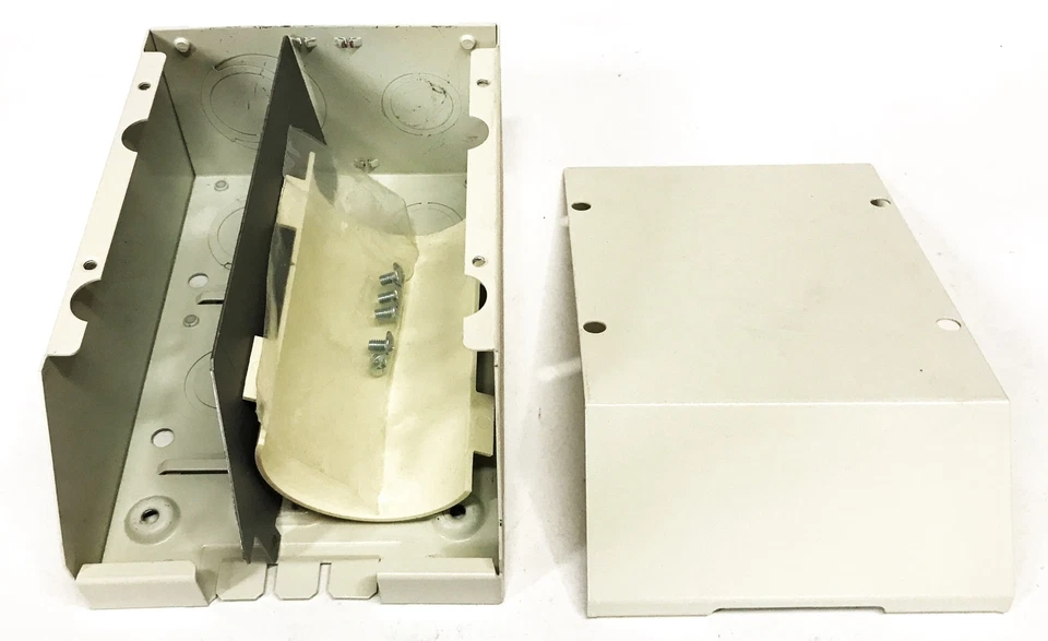 Extremo de entrada dividido listo para fibra Legrand blanco niebla 2410DFO-FW NOS Foto 2 de 4