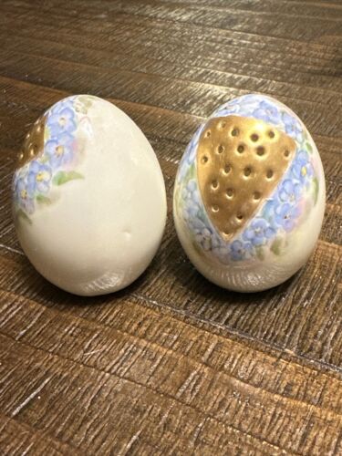 Vintage Bavaria Hand Painted Egg Porcelain Salt & Pepper Shakers - Picture 6 of 6