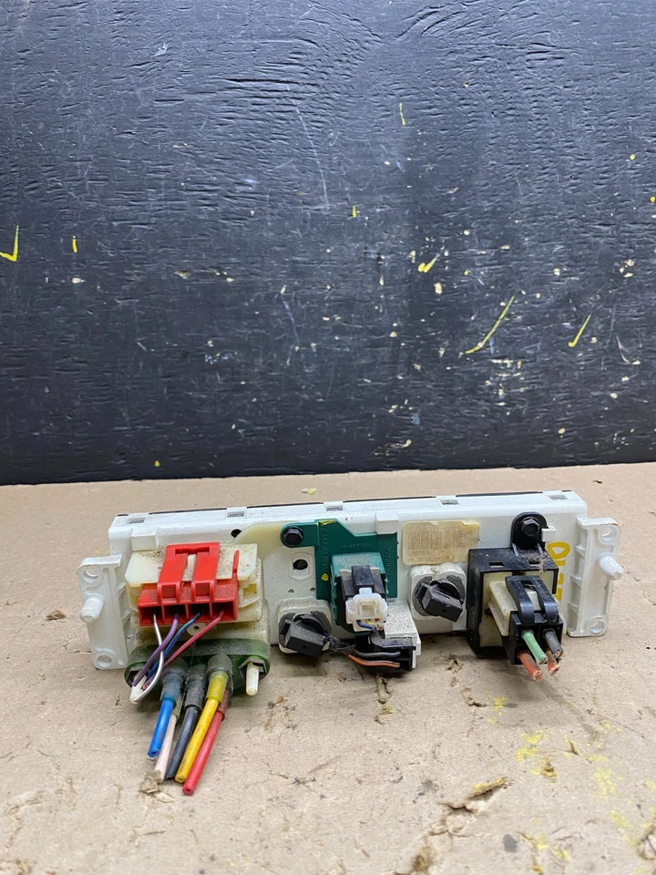 1998 to 2011 Ford Crown Victoria Marquis A/C Heater Climate Control u5240 DG - Image 4 of 4