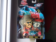 1997 NASCAR RICHARD PETTY 5 DECADES OF PETTY RACING CHAMPIONS PONTIAC 1/64 CAR