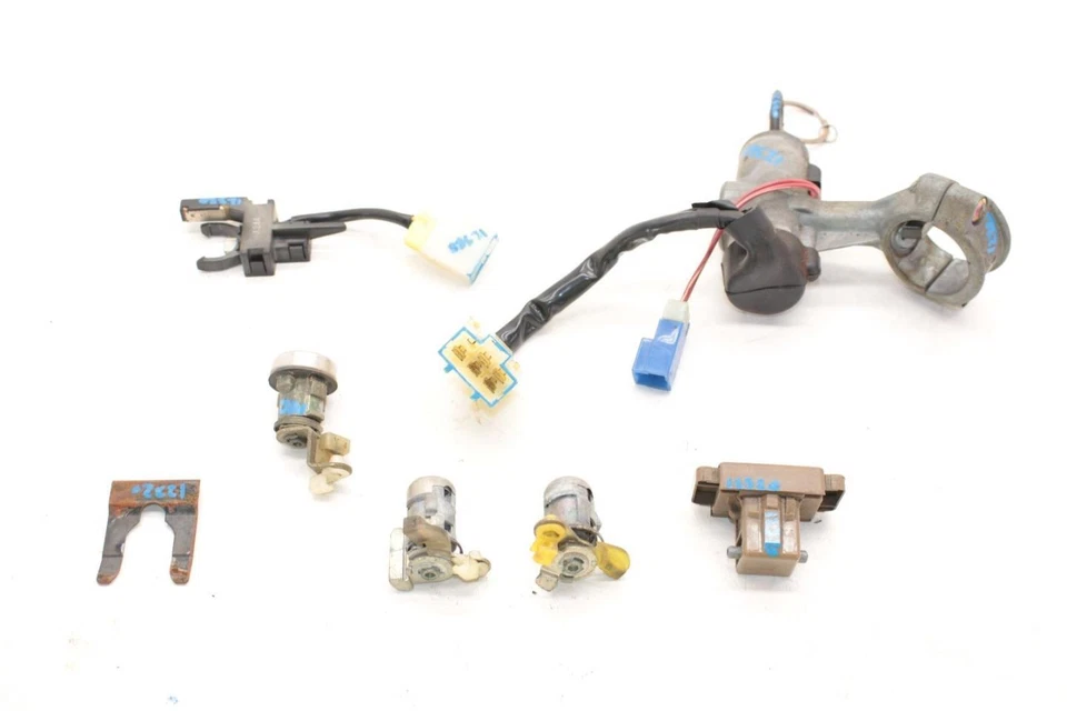 84-86 Nissan 300ZX Z31 Ignition Switch with Key and Lock Cylinders Foto 4 de 4