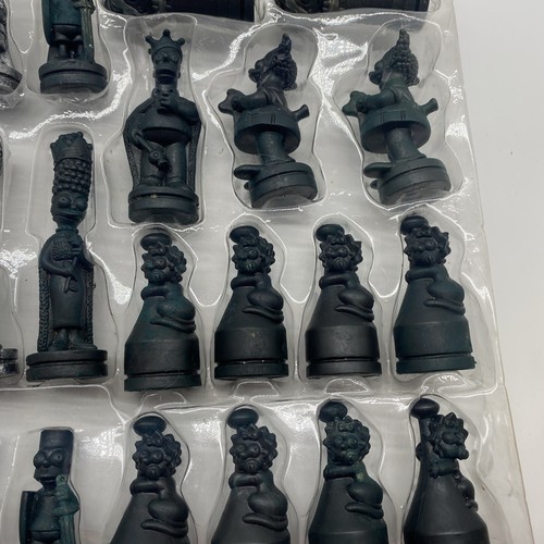 The Simpsons Chess Set Antiqued Metal-Style Boxed Complete 2005 - Picture 10 of 15