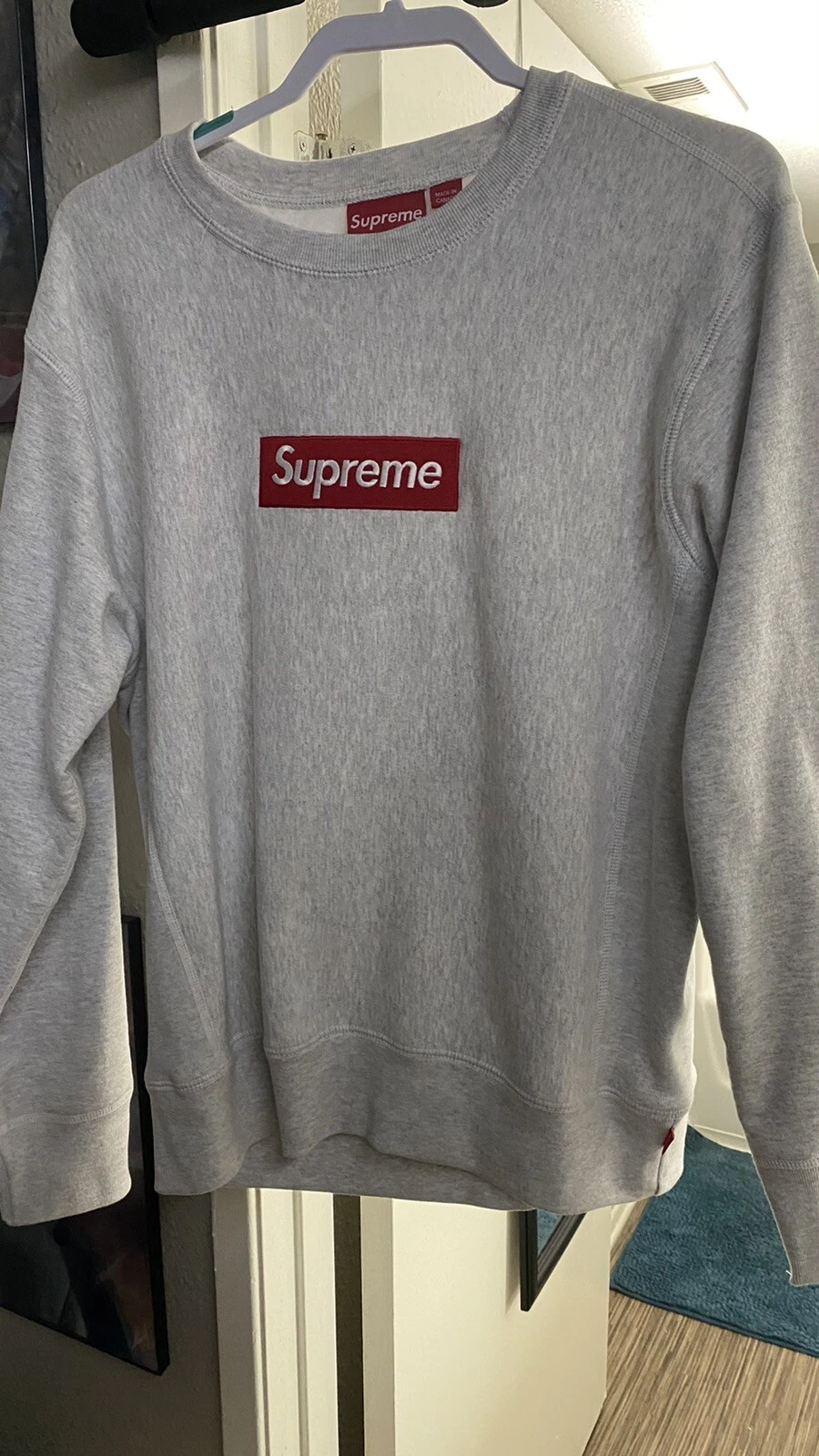 Supreme Heather Grey Box Logo Crewneck MEDIUM BOGO(FW18)