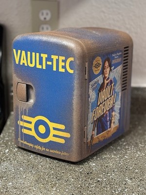 Fallout Vault-Tec Mini Fridge:Lucy Edition