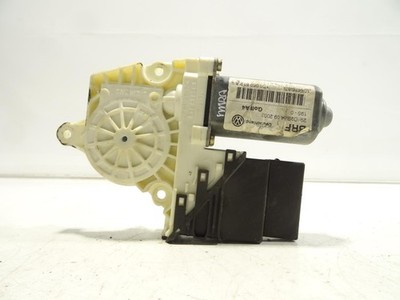 VW Bora (1J2) Sedan 1.6 16V (AZD) RIGHT REAR WINDOW REGULATOR MOTOR 1C0959812A017
