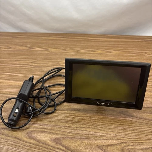 Garmin GPS Driving Direction Navigation 145-01615-12 With Case, Charge