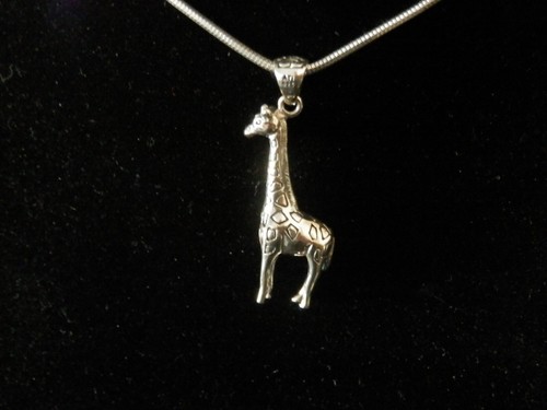 Schöner Anhänger Sterlingsilber Bali-Stil Giraffe Statue mit Halskette #945 - Bild 1 von 5