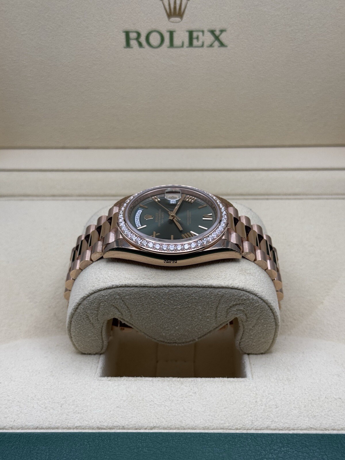 Rolex Day-Date 40 Olive Factory Diamond Bezel 228345RBR - 2025 image 4