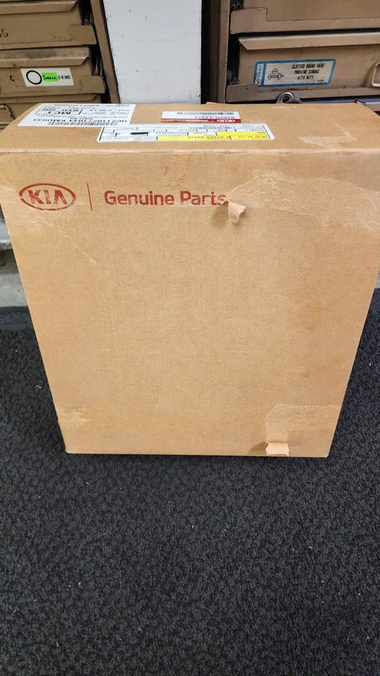 Espejo retrovisor lateral para pasajeros Kia Sedona 2006-2014 (pintado)  Foto 3 de 3