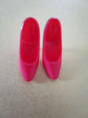 72)ALTE ROTE BARBIE VINTAGE HIGH HEELS SHOES MATTEL GEMARKT PHILIPPINES SEHR GUT