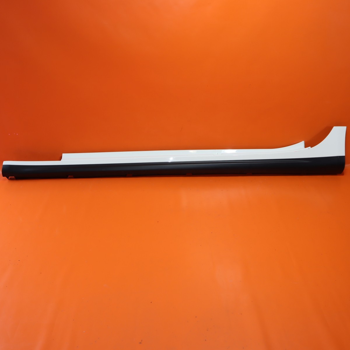 Maserati Ghibli 2014-2017 LEFT Rocker molding P/N 670010789