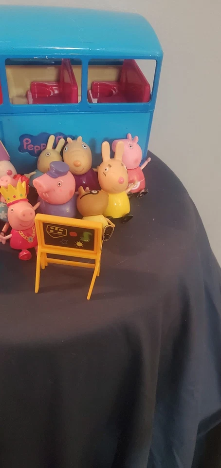 Autobús escolar de Peppa Pig con sonido con figuras de Peppa conjunto de colección Foto 3 de 4