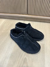 UGG Neuman Men's Slippers Size 7 Black Suede Slip On Shearling Lined Sheepskin