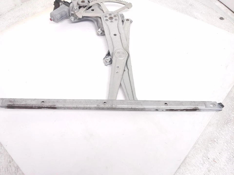 Регулятор двигателя стеклоподъемника передней пассажирской двери 2016 Scion Im 69801-52140 - Изображение 3 из 4