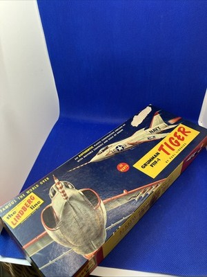 Vintage Lindberg Line GRUMMAN F11F-1 Tiger Jet Fighter 1:4 USA ~ Complete Kit