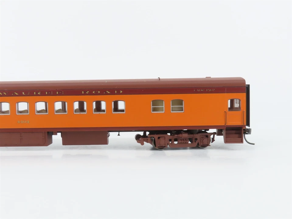 HO Scale Fox Valley Models FVM 10033 MILW Hiawatha Coach Passenger #4404 - Image 3 of 4