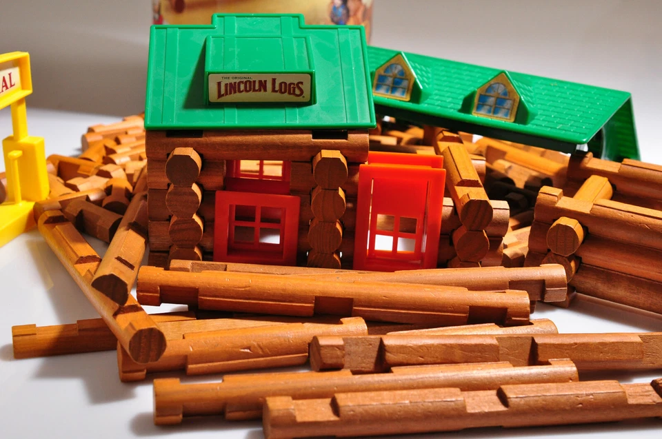 Lincoln Logs Conestoga Homestead- - Incomplete Set - Image 4 of 4