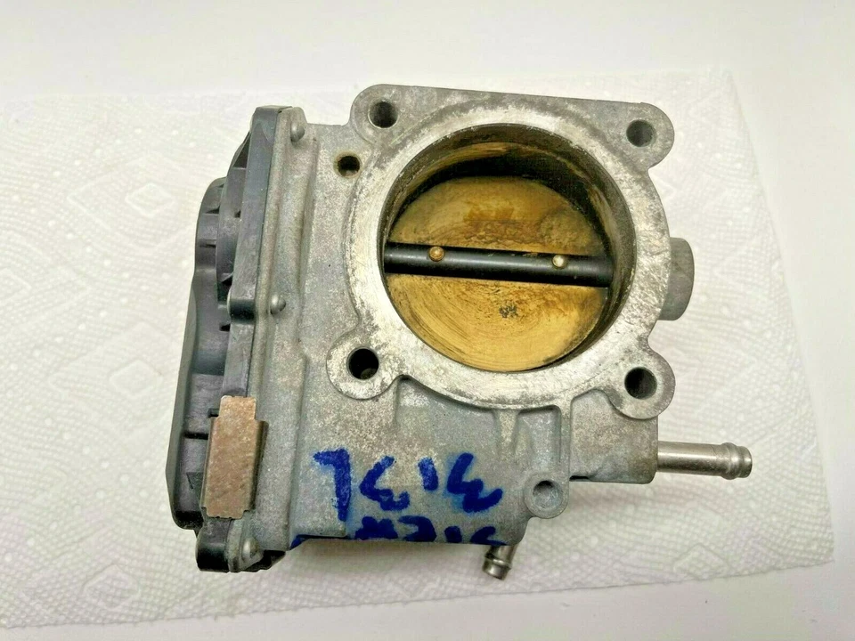 Carrocería del acelerador para Toyota Solara Sienna Camry 2004 2005 2006 3,3 L-V6 22030-0A020 Foto 2 de 4