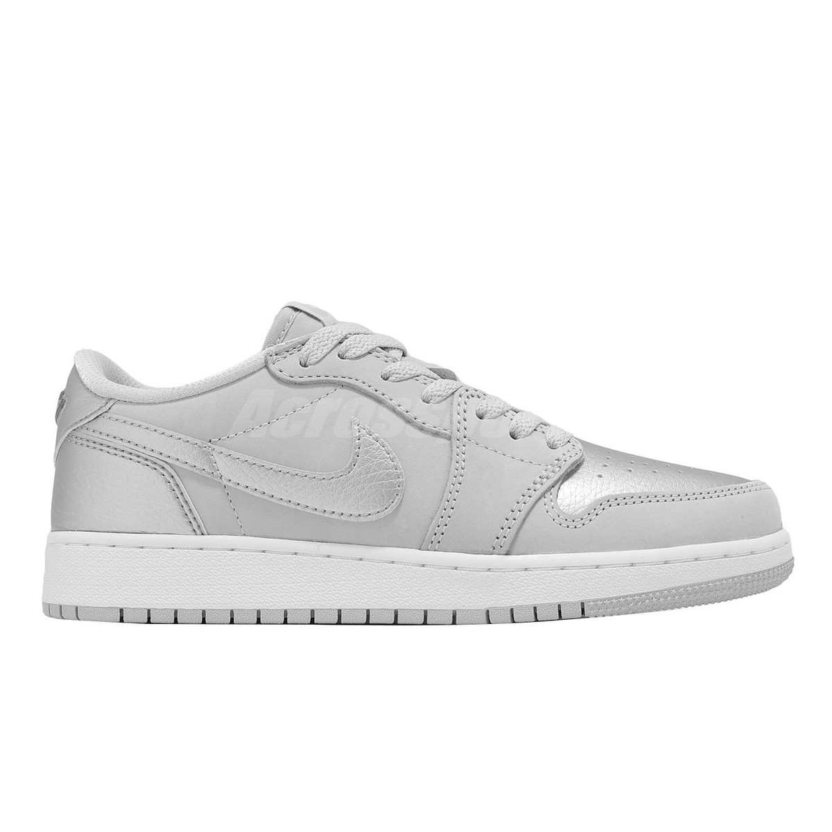 Nike Air Jordan 1 Retro Low OG GS AJ1 Metallic Silver Kids Nike Air Jordan 1 Retro Low OG GS AJ1 Metallic Silver Kids