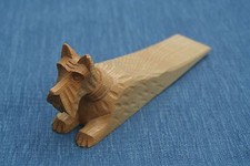 T&uuml;rstopper geschnitzt Hund Terrier Holz Kirschbaum Esche L&auml;nge 17 cm .