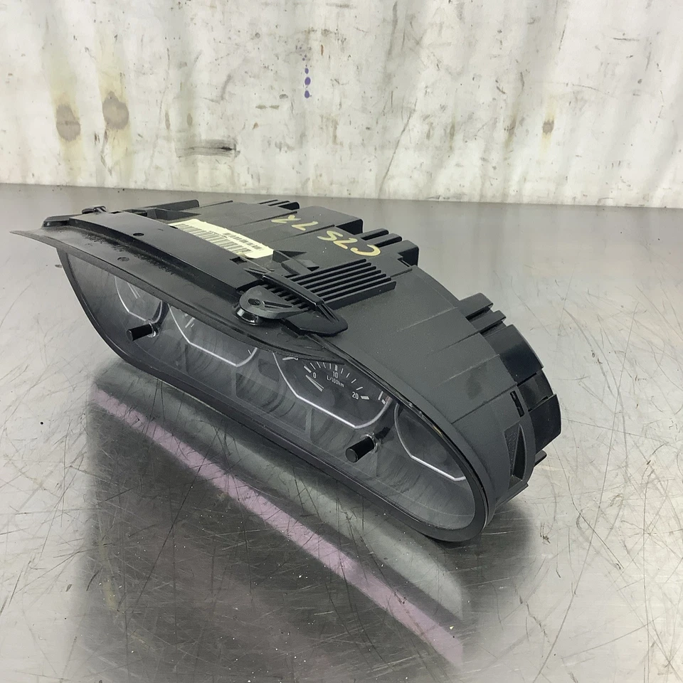 BMW 330i E46 Sedan Speedometer Instrument Cluster Engine Manual M54b30 168 K KPH - Image 3 of 4