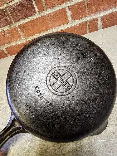 Antique Griswold #5 Cast Iron Skillet