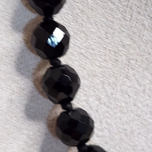 VINTAGE 1950s BLACK FACETED GLASS BEADED NECKLACE GOLD CLASP - Picture 6 of 9