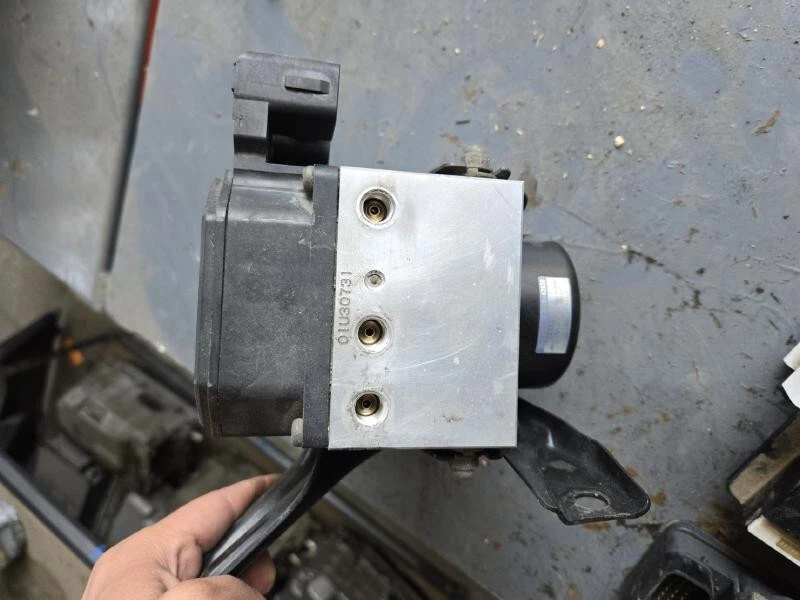 Fits 1996-2000 Anti-Lock Brake Part Actuator And Pump Assembly RAV4 (For: 2000) - Image 4 of 4