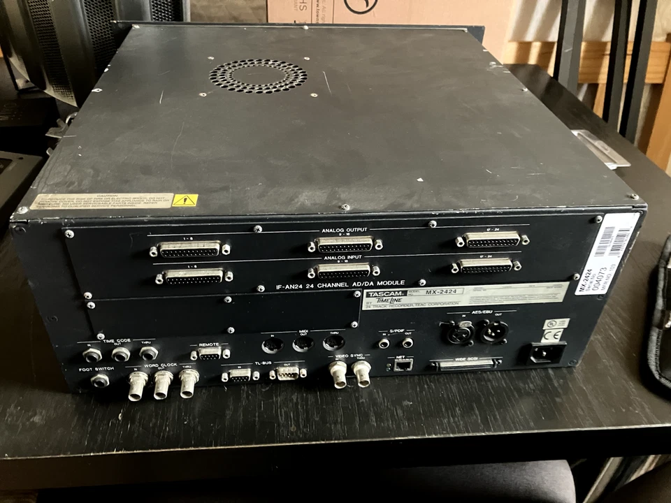 Tascam MX-2424 24 Spur Digital Recorder - Bild 2 von 2