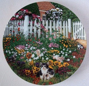 Cats Floral Purr Fume Plate Honey Bees Knowles Garden Secrets