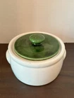 MCCOY POTTERY BEAN POT #1421 W/LID (t7)