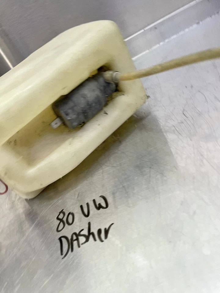 78 79 80 Vw Volkswagen Dasher 1980 diésel limpiaparabrisas tanque de líquido Foto 2 de 4