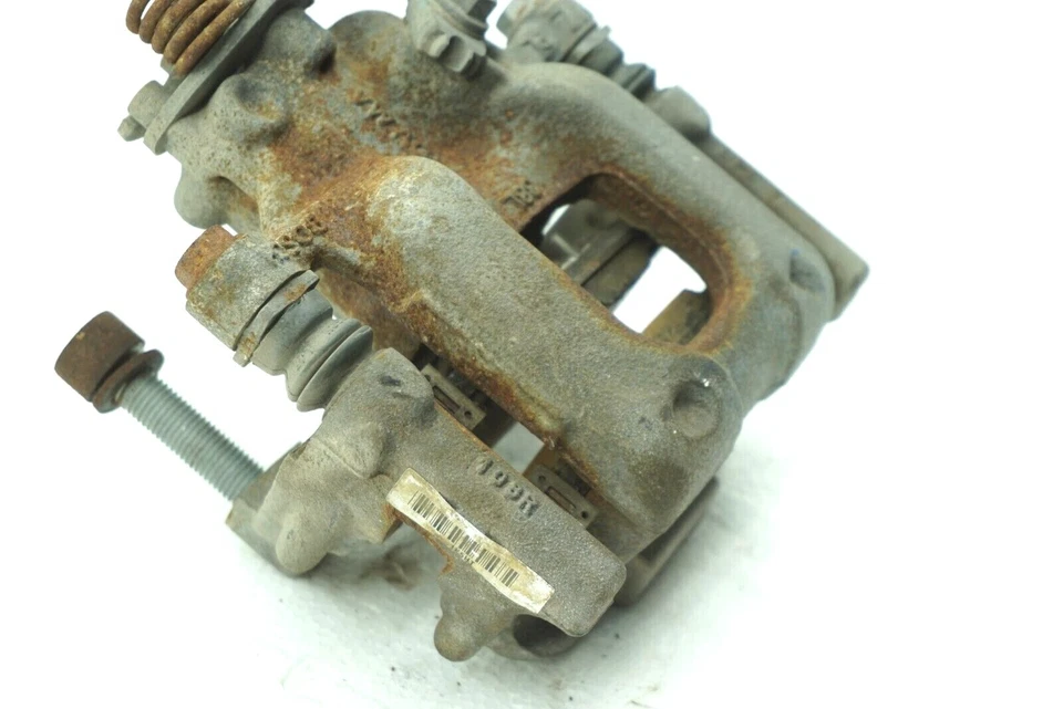 PINZA DE FRENO TRASERA IZQUIERDA LADO CONDUCTOR VOLKSWAGEN PASSAT B7 2012-2014 SEDÁN 74 K OEM Foto 3 de 4