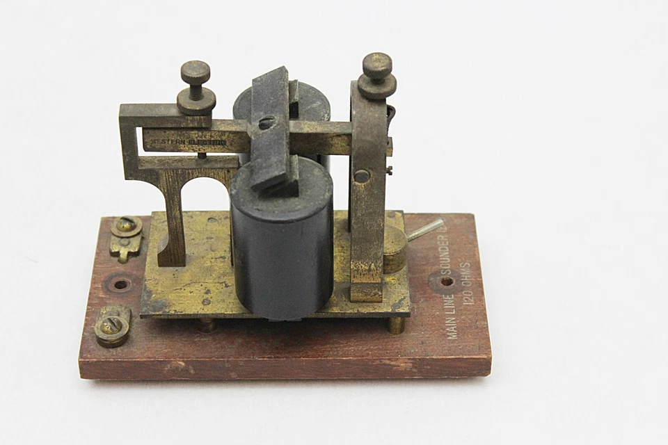 Vintage Western Electric Main Line Sounder 15-B Wood Base Brass Parts - Image 2 of 4