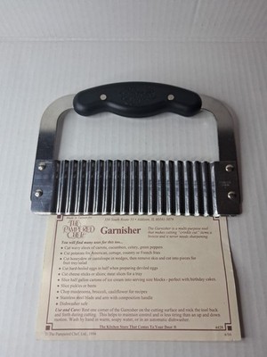 The Pampered Chef Garnisher Crinkle Cutter Chopper Slicer