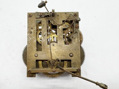 ANTIKES UHRWERK TEILE MESSING DEUTSCHES UHRWERK GEMARKT 11080 N55396 K.M.S #5