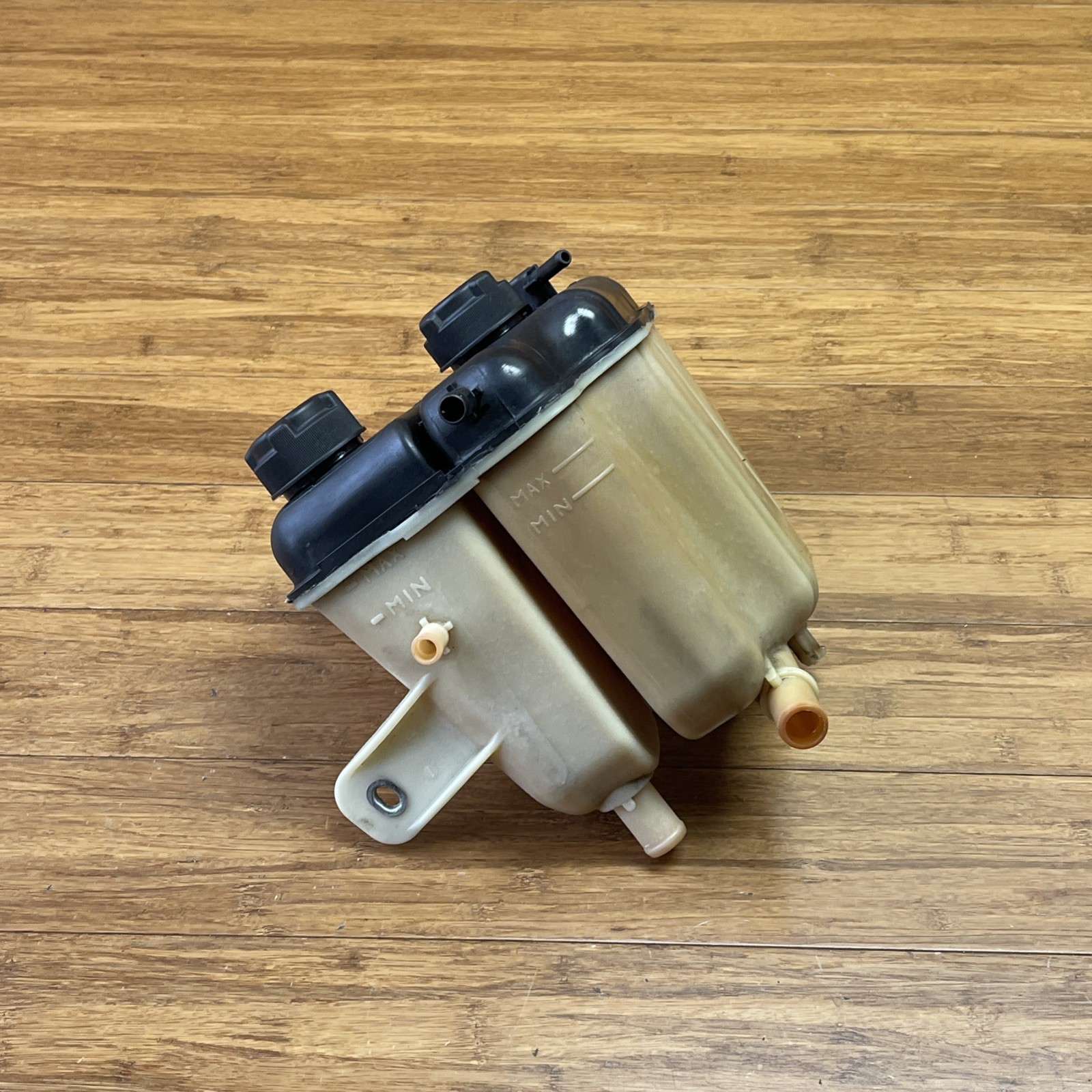 2014-2022 Maserati Levante M161 Coolant Expansion Tank Reservoir 670031651 OEM