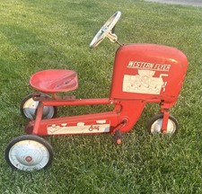     Rare, Vintage 1950s Red Western Flyer Chain Pedal Tractor    GOOD Condition 