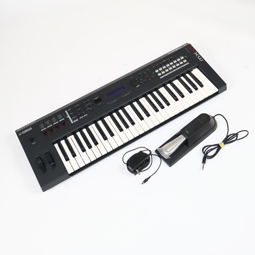 YAMAHA MX49 BK Synthesizer 49-Key Black MOTIF XS Voices Damper Pedal Used