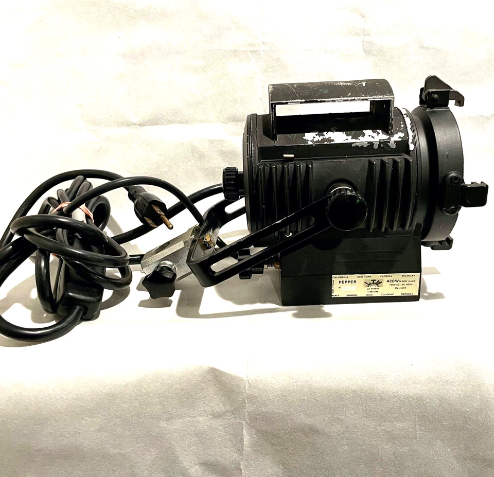 Good Used LTM PEPPER 420W Fresnel Tungsten Accent, Eye, Kicker Light PH-154E - Image 4 of 4